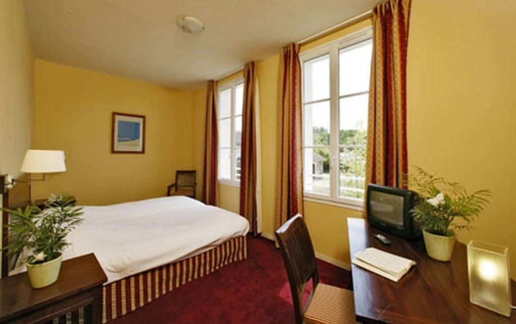 Hotel Domaine Du Pont De L'eyre 3*
